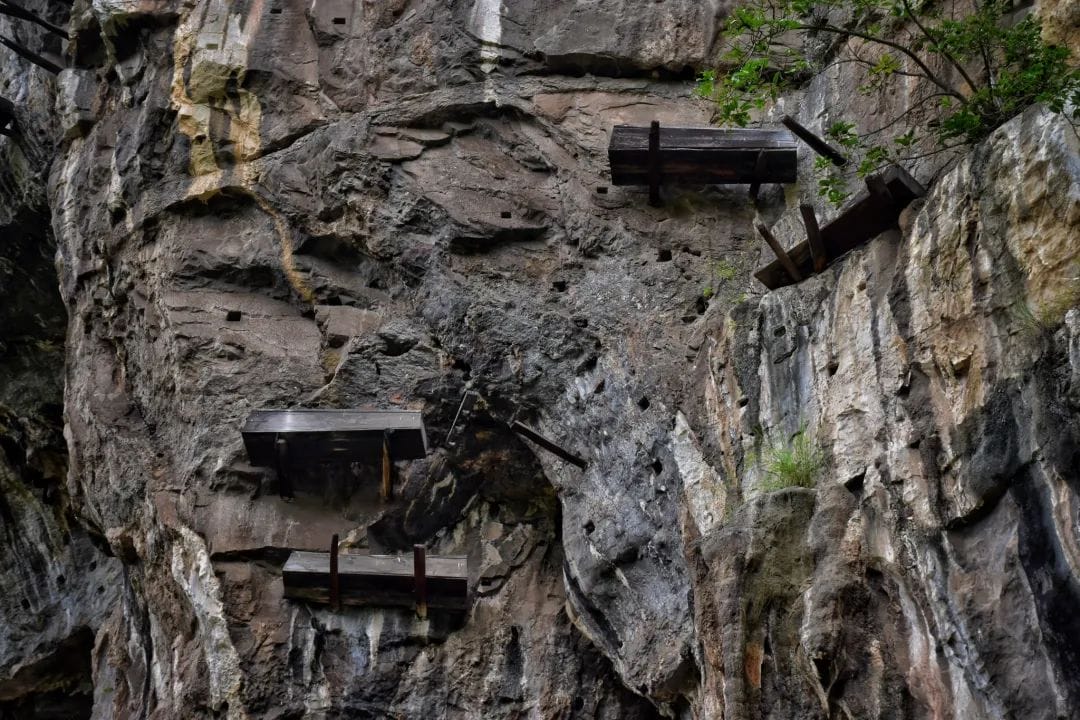 昭通僰人悬棺-滇史网